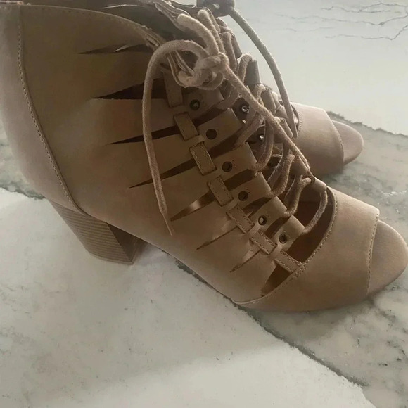 Rampage 9.5 Lace Up Ankle Boots Peep Toe Women’s - Picture 2 of 4